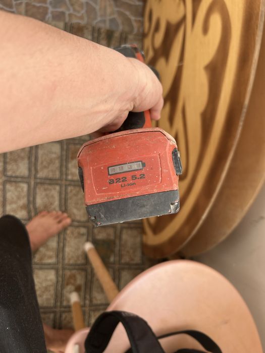 Продам болгарку хилти