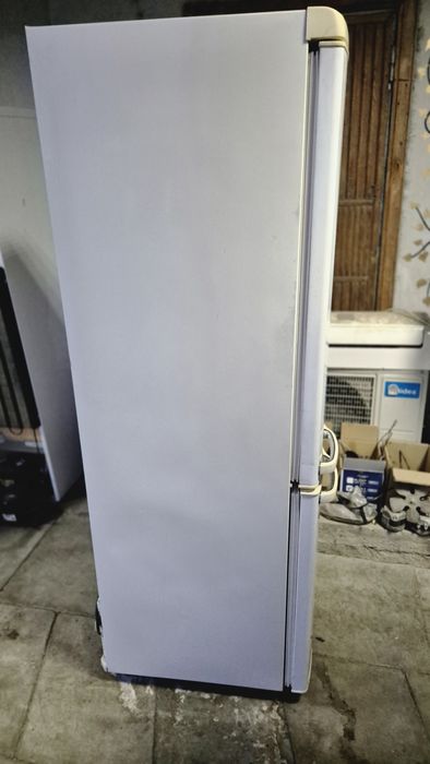 Холодильник Samsung