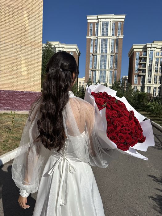 Элегантное белое платье