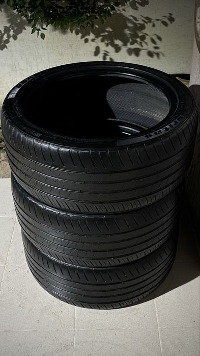 Покрышка 245/40 R18