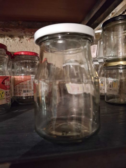 Продавам буркани от 260г до 1,062 литра