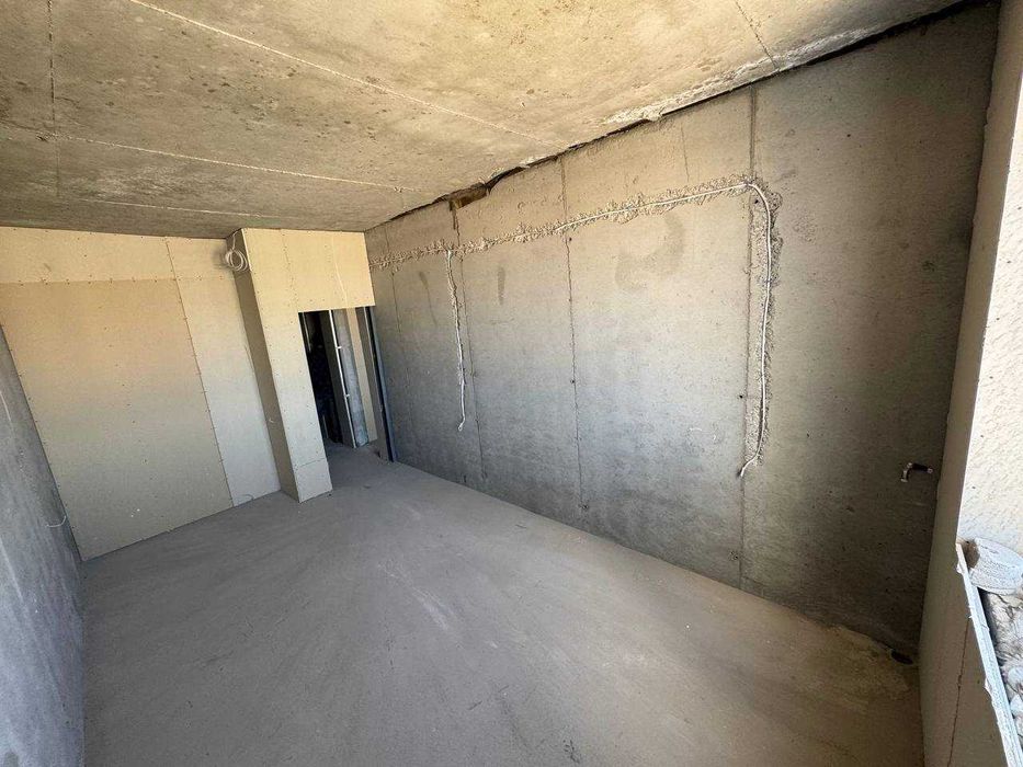 Navoiy shahri Tarobiy ko'cha tarafda 1 xona novostroyka (kadastr bor)