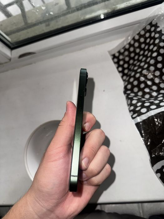 iPhone 13 с замененной батареей