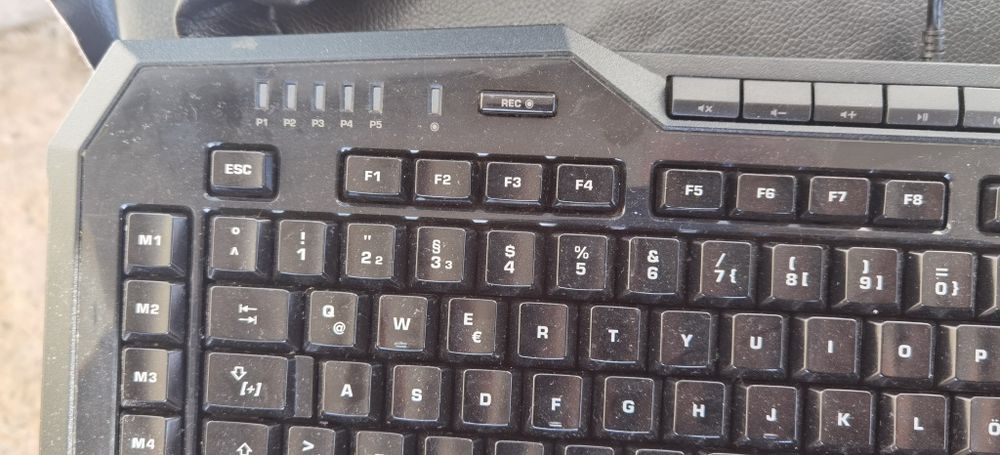 Roccat Isku FX multicolor gaming keyboard