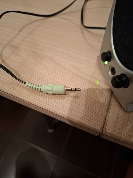 Две проводные колонки