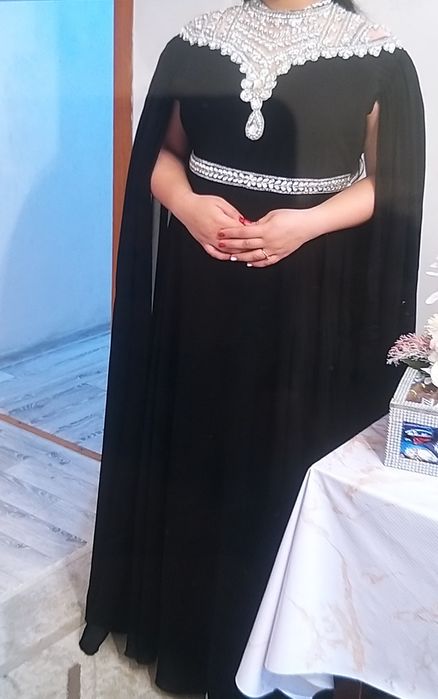 продам платье в идеальном виде