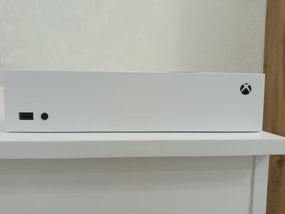 Xbox консоль в отличном состояний