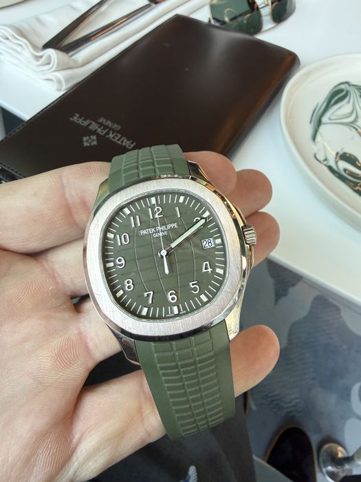 Patek Philippe Aquanaut  5168G-010 Aur Alb Fulll Set
