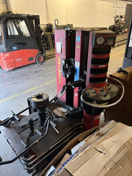 Машина за смяна на гуми Corghi