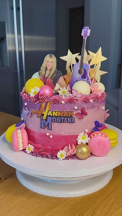 Torturi personalizate și macarons în Cluj, Florești