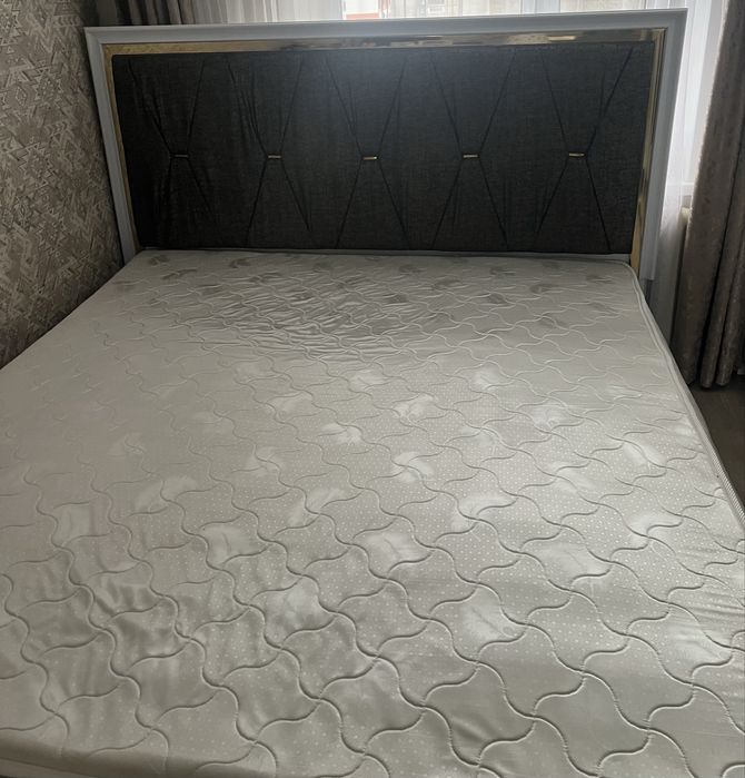 Срочно продается спальный гарнитур