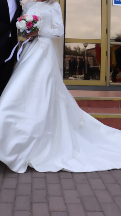 Продается свадебное платье