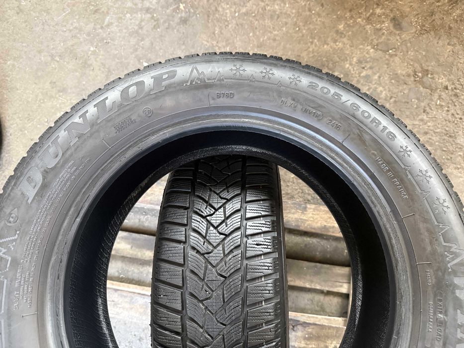 2x Anvelope iarna 205/60 R16 - Dunlop Winter Sport 5