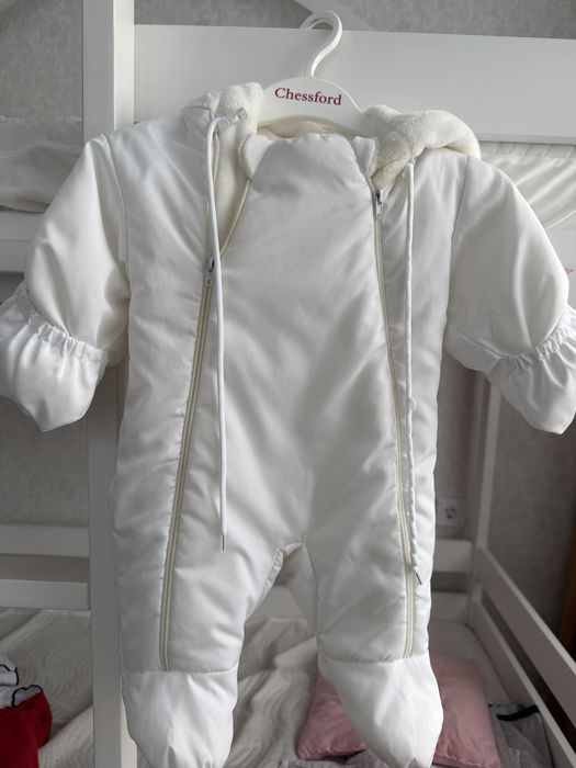 Комбинезон на выписку