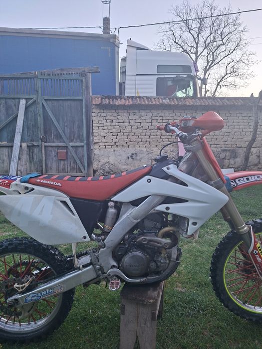 Vând Honda crf 250 r