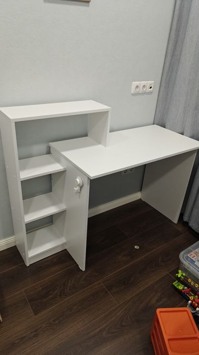 Продам стол письменный компьютерный для школьников