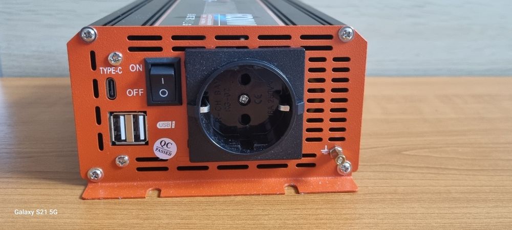 Invertor 12V-600/1200 W