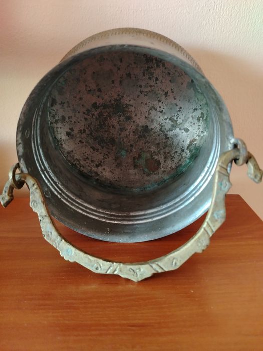 Старо малко котле, бакърче, меден съд,менец,менче