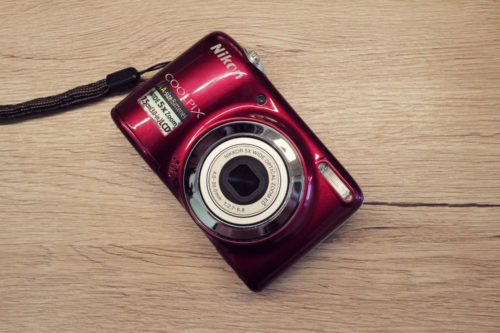 Aparat foto Nikon Coolpix L25 rosu 10Mp  Red baterii AA ITP data ora