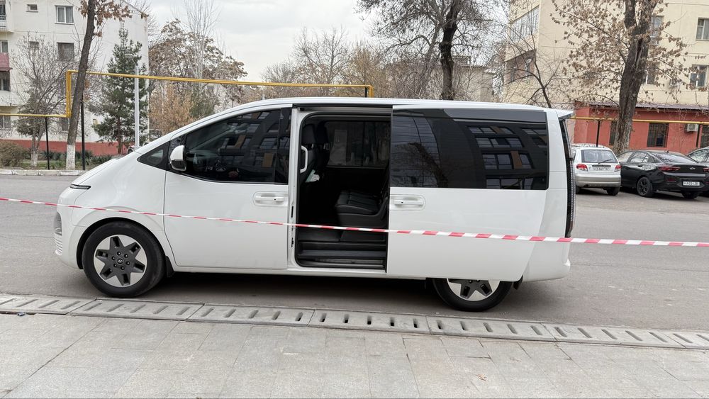 Фул позиуия Hyundai Staria в идеальном состоянии