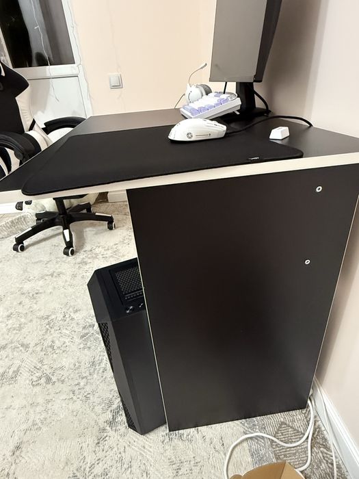 Продам стол новый