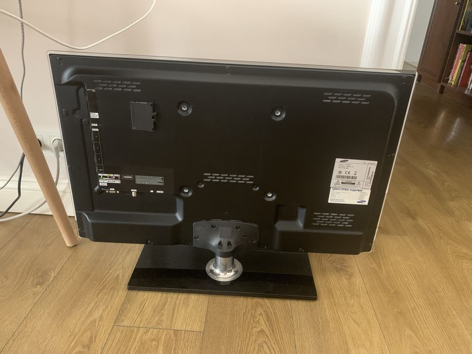 Телевизор Samsung 32" в отличном состоянии