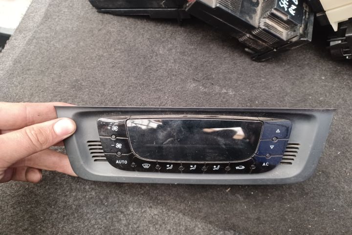 Comanda AC 6J0820043C 6J0820043C Seat Ibiza a 4-a generatie 6J