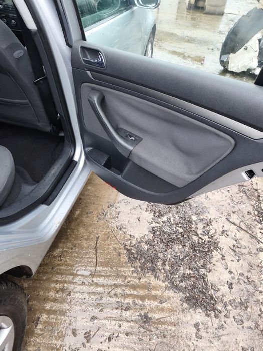 Interior textil vw Golf 5(berlina)cu geamuri electrice față/spate