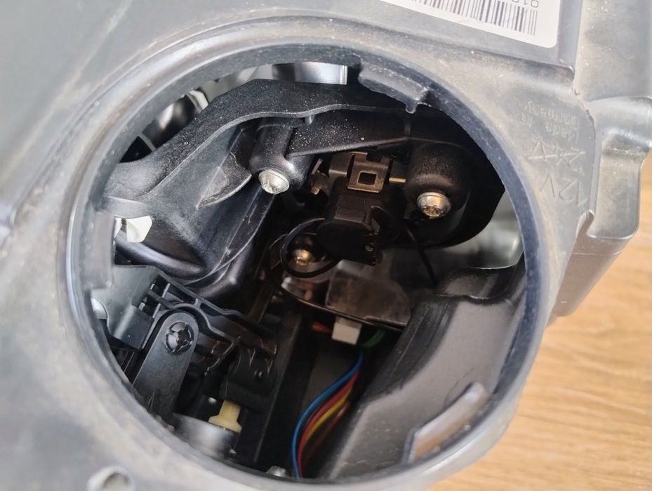 Оригинален Ляв фар Hella за BMW F10 F11