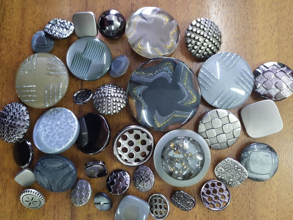 Продаю наборы пуговиц для творчества