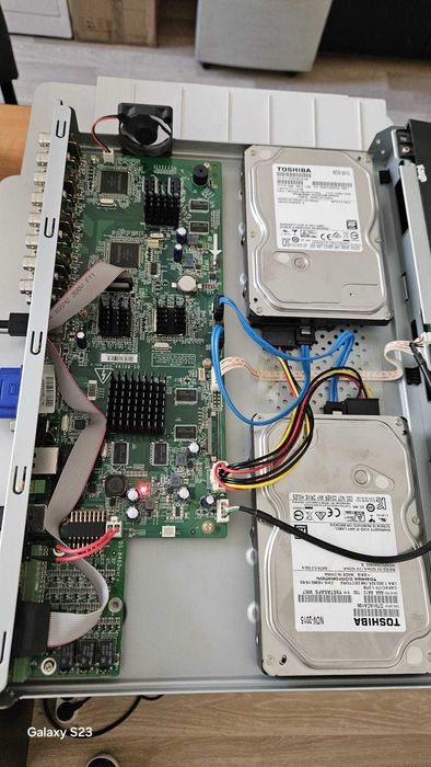 NVR Hikvision DS-7216HGHI hibrid analog, hdtvi sau camere IP 2 TB