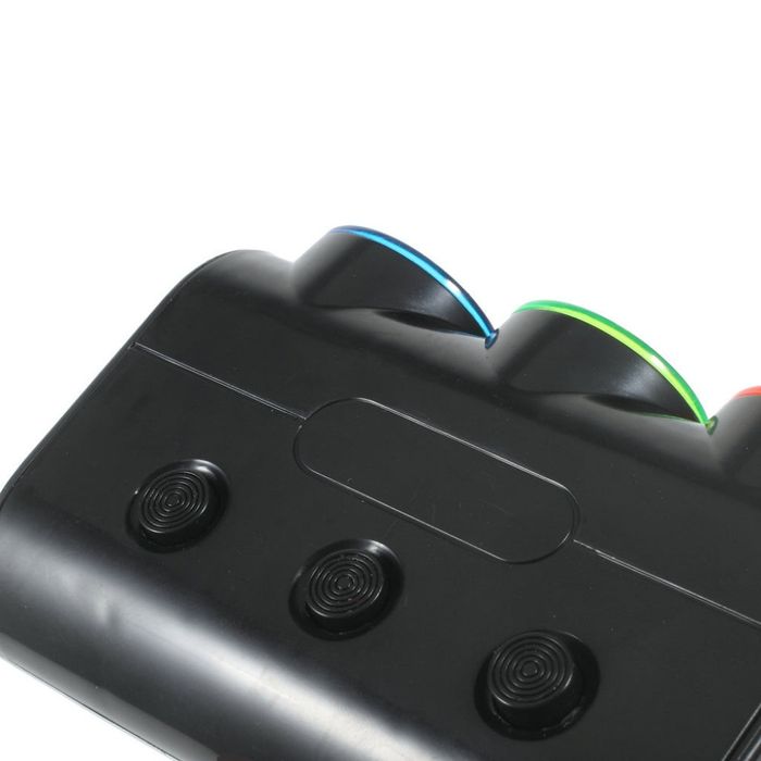 Мултифункционално зарядно за кола - 2 USB порта и 3 гнезда за запалка