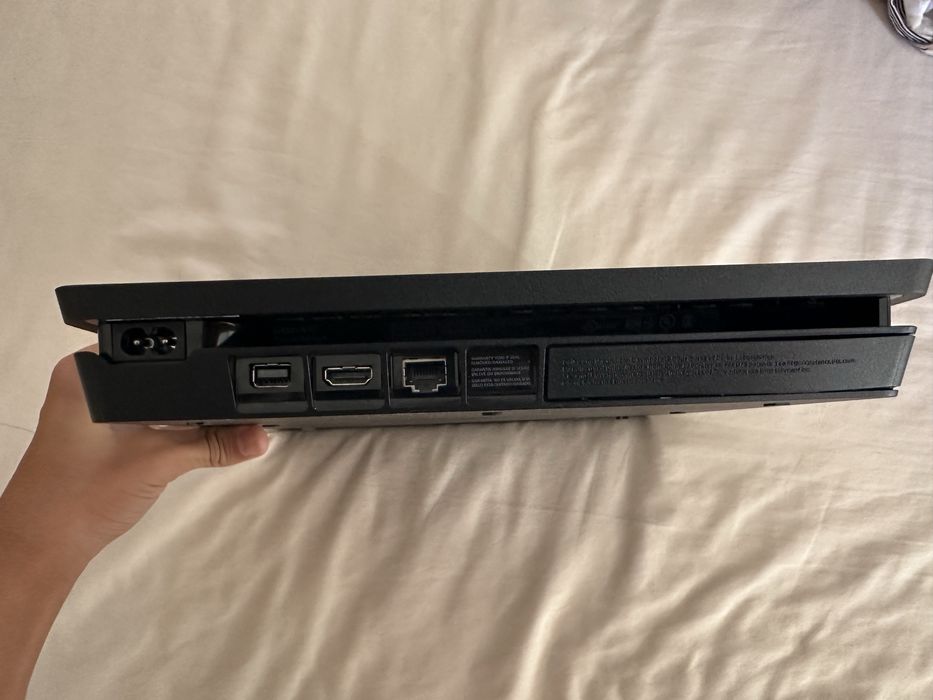 PlayStation 4 Slim