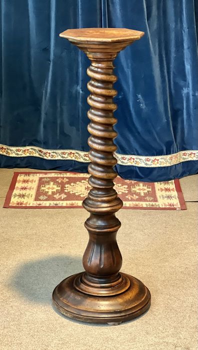 Piedestal / Coloană decorativă din lemn masiv – stil clasic