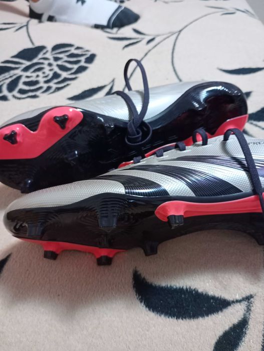 Ghete fotbal crampoane noi NUMAR 43-44