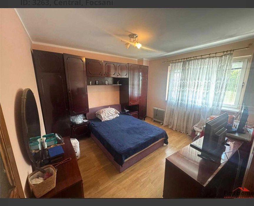 Vanzare apartamen 3 camere