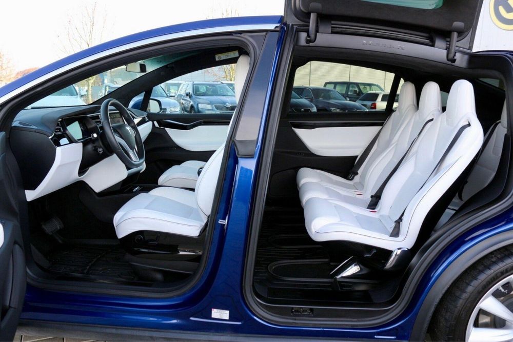 Tesla Model X 90D