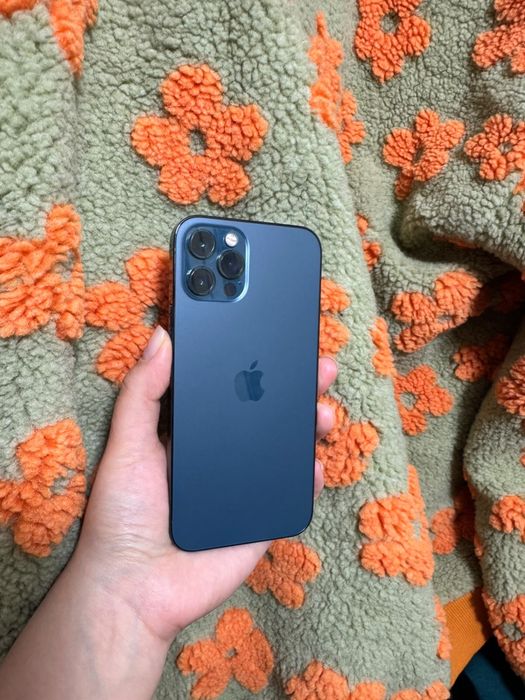 Продам Iphone 12 pro