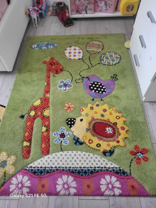 Vând covor camera copii