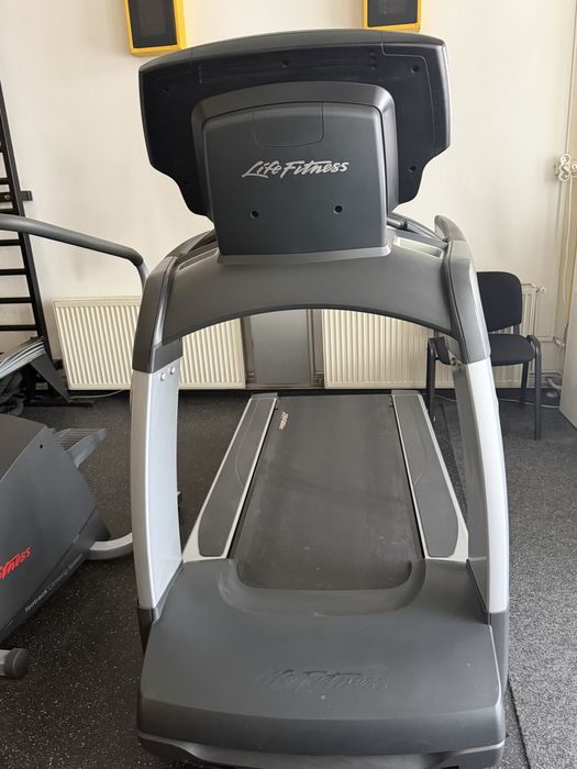 Vand banda de alergat Life Fitness  profesionala  Platinum Club Series
