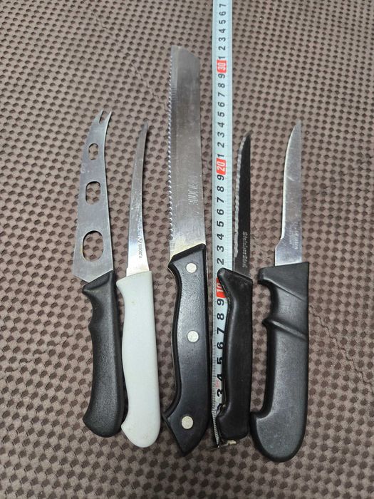 Лот ножове 20 лв