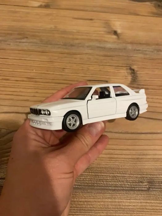 Количка BMW E30, 1:36