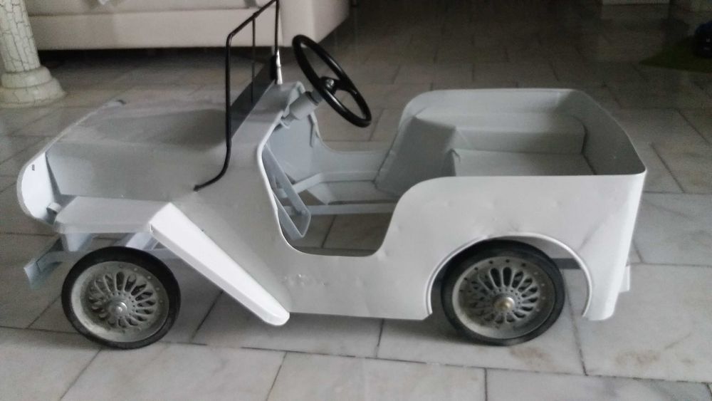 Masinuta veche cu pedale JEEP