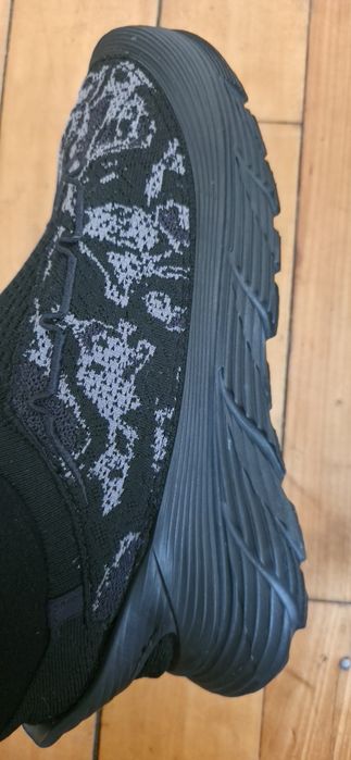 Hoka marimea 44 ,stare foarte buna