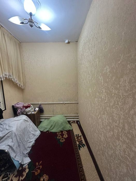 Куйлюк 2 массив, 2х комнатная 2й этаж. Мирабадский р-н.