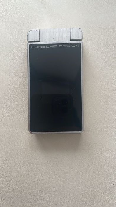 Продам телефон Porshe design