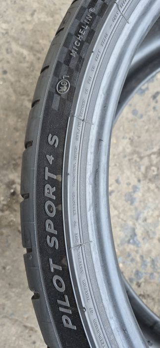 2 anvelope vara Michelin 265/30/20,dot 2022.Pretul este pe bucata.