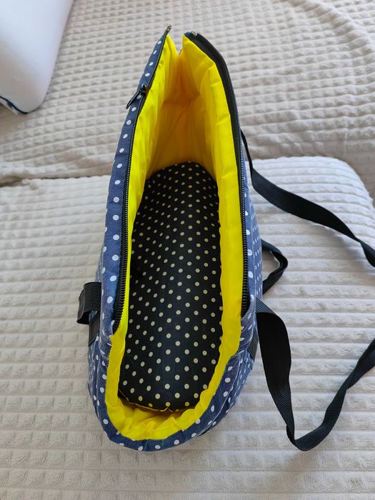 Продавам малка  чантичка за домашен любимец