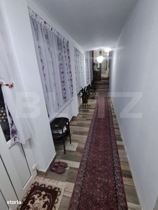 Casa de vanzare, 6 camere, 535 mp, zona Varias