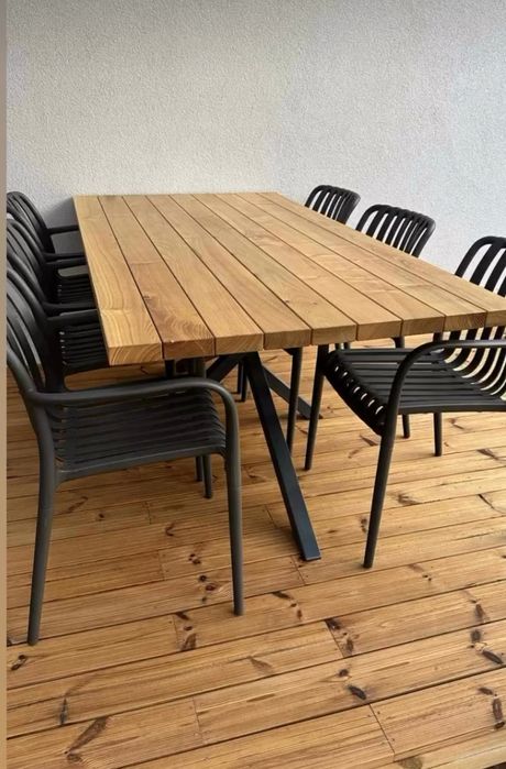 Трапезни маси от масив дъб с метални крака